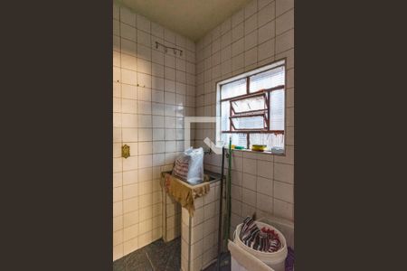 Casa à venda com 250m², 3 quartos e 2 vagasÁrea de Serviço