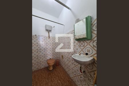 Casa de condomínio para alugar com 130m², 3 quartos e sem vagaBanheiro de Serviço