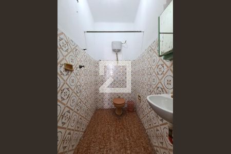 Casa de condomínio para alugar com 130m², 3 quartos e sem vagaBanheiro de Serviço