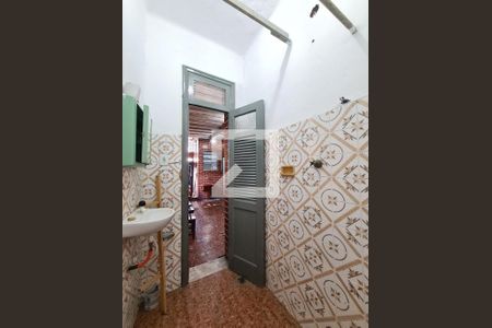 Casa de condomínio para alugar com 130m², 3 quartos e sem vagaBanheiro de Serviço