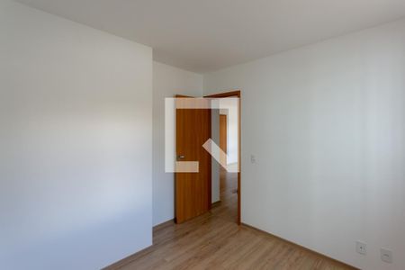 Quarto 2 de apartamento à venda com 2 quartos, 45m² em Lagoinha, Belo Horizonte