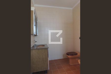 Casa de condomínio à venda com 440m², 4 quartos e 2 vagasBanheiro da Suíte 2