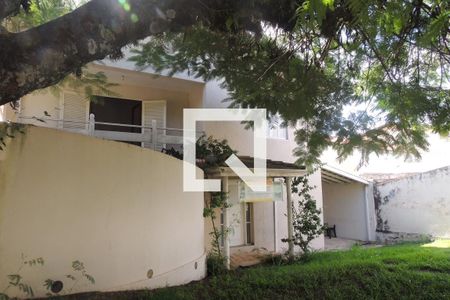 Casa de condomínio à venda com 440m², 4 quartos e 2 vagasFachada