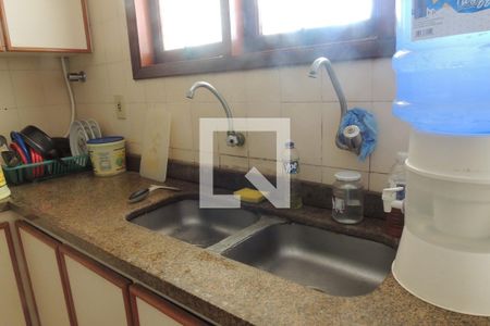 Casa de condomínio à venda com 440m², 4 quartos e 2 vagasCozinha