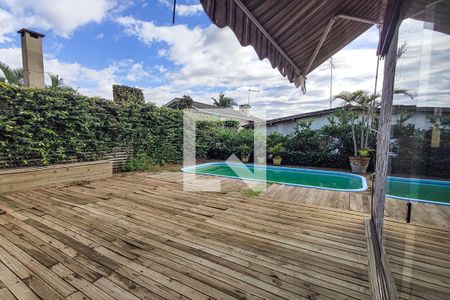 Casa à venda com 274m², 2 quartos e 4 vagasPiscina