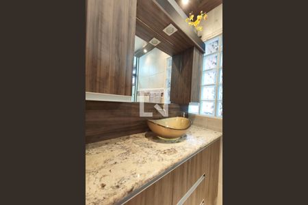 Casa à venda com 274m², 2 quartos e 4 vagasBanheiro 3