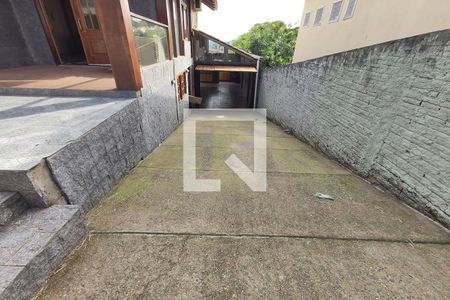 Casa à venda com 274m², 2 quartos e 4 vagasPátio Frente