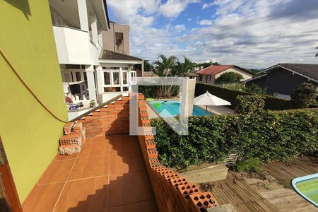 Casa à venda com 274m², 2 quartos e 4 vagasSacada do Quarto da Suíte
