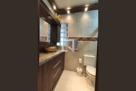 Casa à venda com 274m², 2 quartos e 4 vagasBanheiro 3