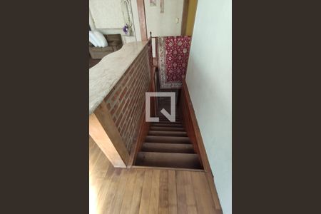 Casa à venda com 274m², 2 quartos e 4 vagasEscada