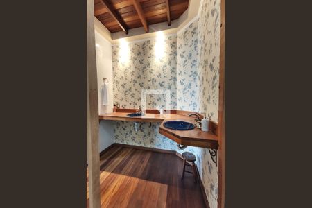 Casa à venda com 274m², 2 quartos e 4 vagasBanheiro da Suíte