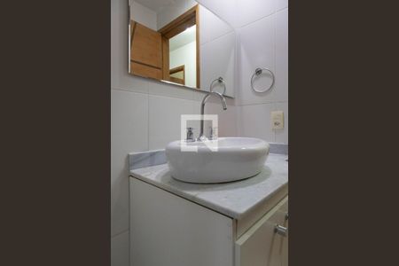 Apartamento para alugar com 85m², 3 quartos e 2 vagas Apartamento para alugar com 85m², 3 quartos e 2 vagasBanheiro social