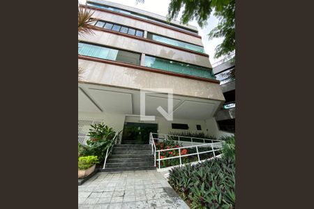 Apartamento para alugar com 85m², 3 quartos e 2 vagas Apartamento para alugar com 85m², 3 quartos e 2 vagasFachada