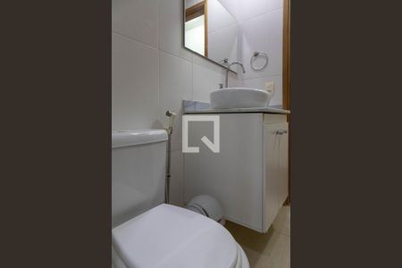 Apartamento para alugar com 85m², 3 quartos e 2 vagas Apartamento para alugar com 85m², 3 quartos e 2 vagasBanheiro social