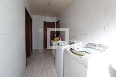 Casa à venda com 290m², 3 quartos e 3 vagasLavanderia