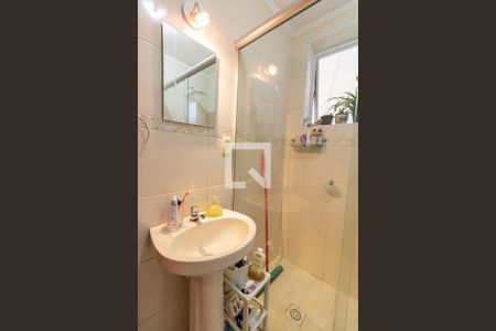 Banheiro de apartamento à venda com 2 quartos, 44m² em Centro Histórico, Porto Alegre