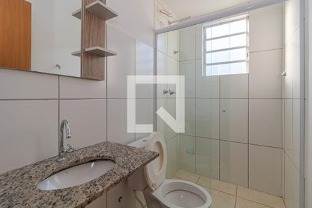 Banheiro de apartamento à venda com 2 quartos, 44m² em Rubem Berta, Porto Alegre