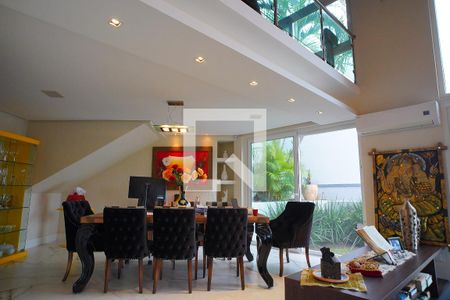 Sala de casa à venda com 3 quartos, 352m² em Chácara das Pedras, Porto Alegre