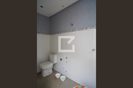 Casa à venda com 352m², 3 quartos e 4 vagasBanheiro do Quintal