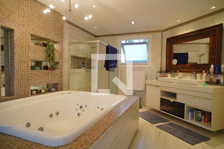 Casa à venda com 352m², 3 quartos e 4 vagasSuíte