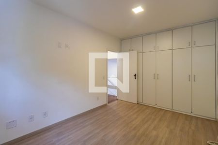 Casa de condomínio para alugar com 360m², 4 quartos e 4 vagasQuarto 1
