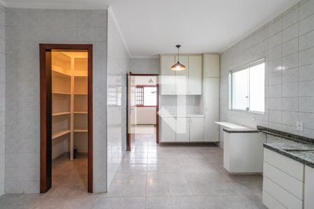 Casa de condomínio para alugar com 360m², 4 quartos e 4 vagasCozinha