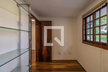 Casa de condomínio para alugar com 360m², 4 quartos e 4 vagasEscritório