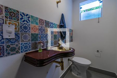 Casa de condomínio para alugar com 360m², 4 quartos e 4 vagasLavabo