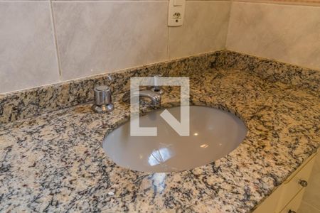 Casa de condomínio para alugar com 360m², 4 quartos e 4 vagasDetalhe do Banheiro Social