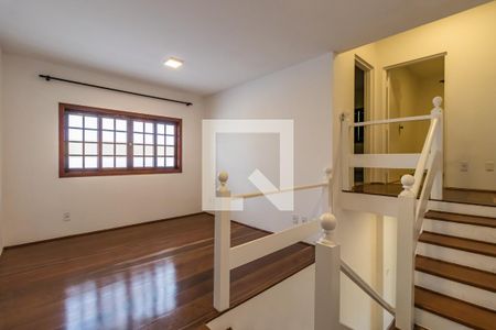 Casa de condomínio para alugar com 360m², 4 quartos e 4 vagasSala Íntima