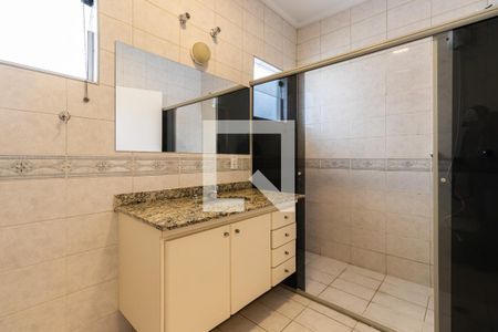 Casa de condomínio para alugar com 360m², 4 quartos e 4 vagasBanheiro da Suíte 1