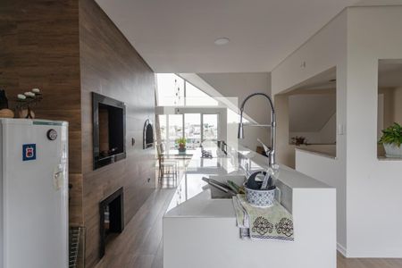 Casa de condomínio para alugar com 220m², 3 quartos e 2 vagasÁtico