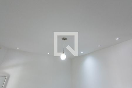 Casa para alugar com 65m², 1 quarto e sem vaga Casa para alugar com 65m², 1 quarto e sem vagaSala - Detalhe das luminárias