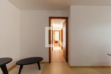 Corredor de apartamento para alugar com 3 quartos, 100m² em Centro, Curitiba