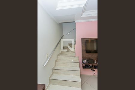 Escada de casa à venda com 2 quartos, 120m² em Vila Pauliceia, São Paulo