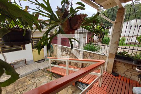 Casa à venda com 370m², 3 quartos e 2 vagasPátio Fundos