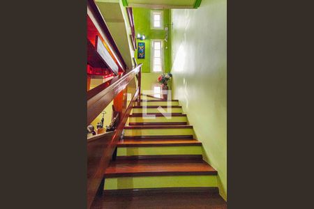 Casa à venda com 370m², 3 quartos e 2 vagasEscada