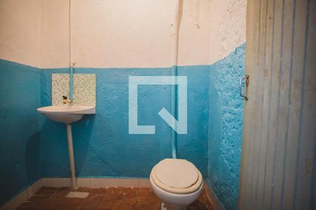 Banheiro de casa para alugar com 1 quarto, 25m² em Cidade Domitila, São Paulo