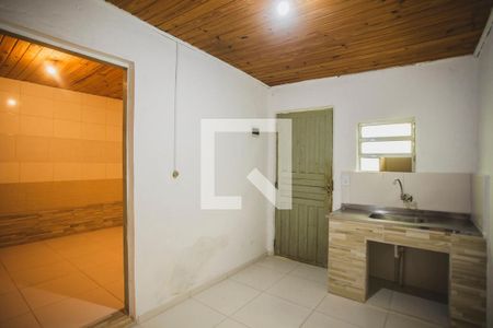 Sala / Cozinha de casa para alugar com 1 quarto, 25m² em Cidade Domitila, São Paulo
