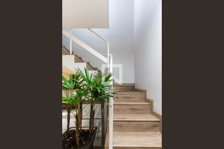 Escadaria de casa à venda com 3 quartos, 96m² em Jardim Umuarama, São Paulo