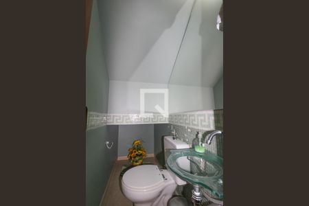 Casa à venda com 222m², 4 quartos e 2 vagasLavabo