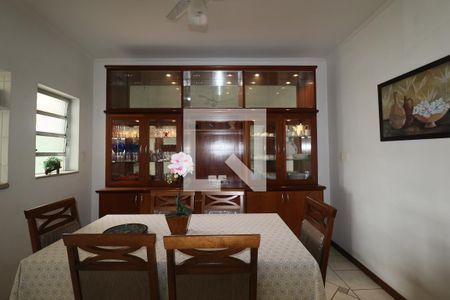 Casa à venda com 222m², 4 quartos e 2 vagasCopa