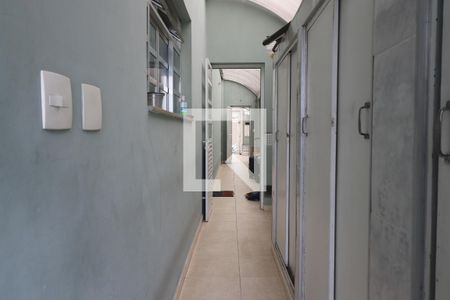 Casa à venda com 222m², 4 quartos e 2 vagasCorredor