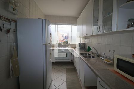 Casa à venda com 222m², 4 quartos e 2 vagasCozinha 