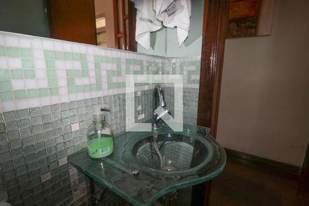 Casa à venda com 222m², 4 quartos e 2 vagasLavabo