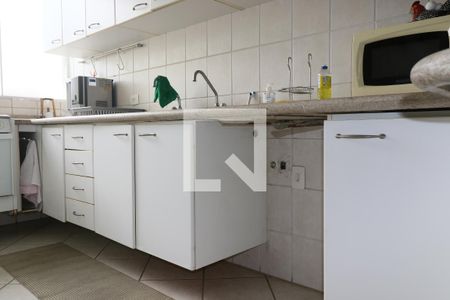 Casa à venda com 222m², 4 quartos e 2 vagasCozinha Armários 