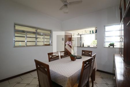 Casa à venda com 222m², 4 quartos e 2 vagasCopa