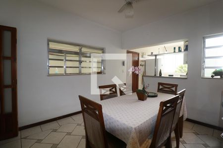 Casa à venda com 222m², 4 quartos e 2 vagasCopa