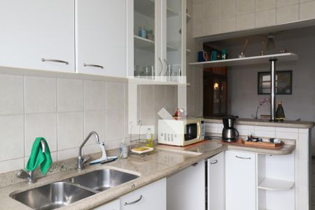 Casa à venda com 222m², 4 quartos e 2 vagasCozinha 
