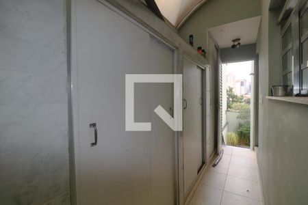 Casa à venda com 222m², 4 quartos e 2 vagasCorredor